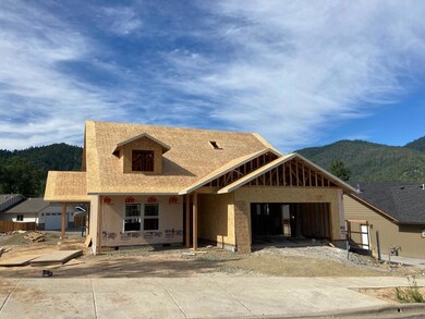 924 NW Bishop St, Grants Pass, OR 97526 - photo 2