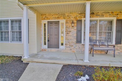 7251 Lochhaven St, Allentown, PA 18106 - photo 2