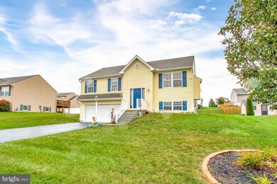 326 Riviera St, Mount Wolf, PA 17347 - photo 2