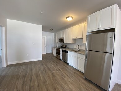 37 W Water St unit 4, Wakefield, MA 01880 - photo 3