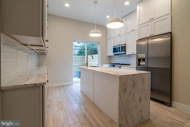 2247 Gerritt St, Philadelphia, PA 19146 - photo 2