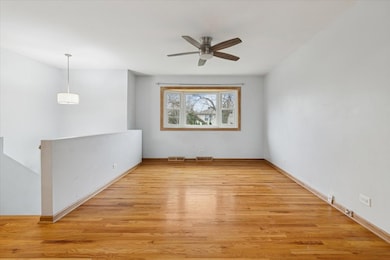 26W028 Prairie Ave, Wheaton, IL 60187 - photo 3