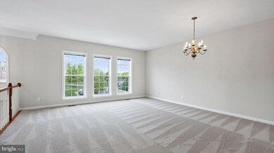 8236 Red Carnation Ct, Lorton, VA 22079 - photo 3