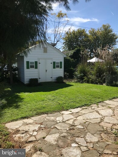 4317 Barrington Rd, Baltimore, MD 21229 - photo 2