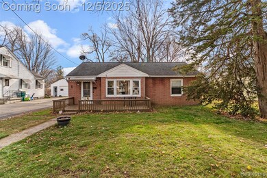 821 Ryan St, Owosso, MI 48867 - photo 2