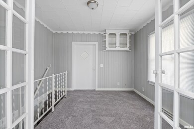 2915 W 49th St, Davenport, IA 52806 - photo 7