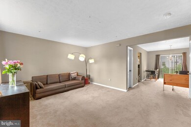 2915 Charred Wood Dr, District Heights, MD 20747 - photo 2