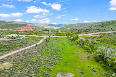 Bird's eye view with a mountain view