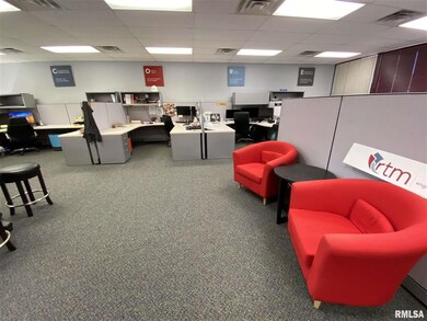 4436 N Brady St unit 102, Davenport, IA 52806 - photo 6