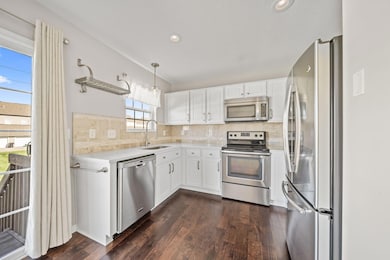 6200 Downwing Ln unit 20, Columbus, OH 43230 - photo 2