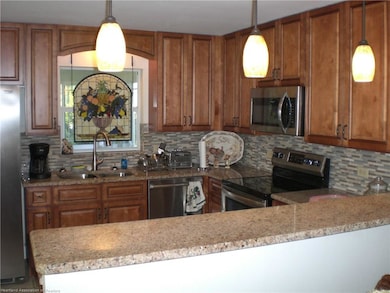 106 Lake Huntley Dr, Lake Placid, FL 33852 - photo 3