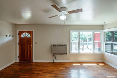 1073 13th Ave SW, Albany, OR 97321 - photo 4