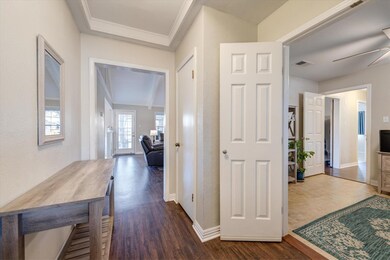 916 Brestol Ct E, Bedford, TX 76021 - photo 5