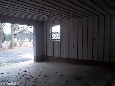 4088 Waynick Meadow Rd, Asheboro, NC 27205 - photo 5