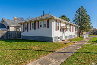 501 N Sherman St, Lincoln, IL 62656 - photo 3