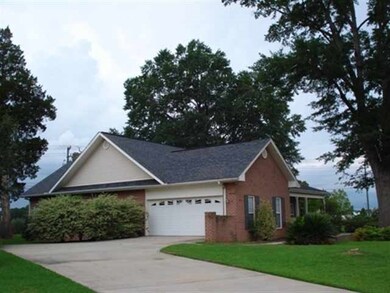 316 Victoria Cir, Warner Robins, GA 31088 - photo 2