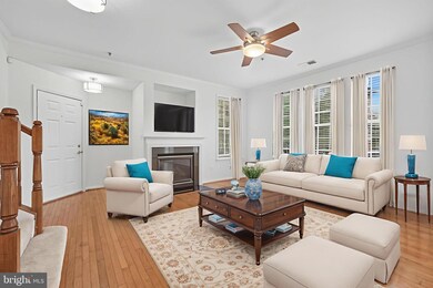 4651 Red Admiral Way unit 157, Fairfax, VA 22033 - photo 3