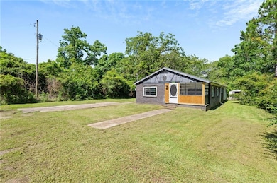 View of front of house featuring a front yard