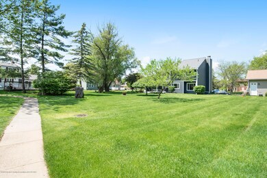 2216 Piney Point Dr, Lansing, MI 48917 - photo 6