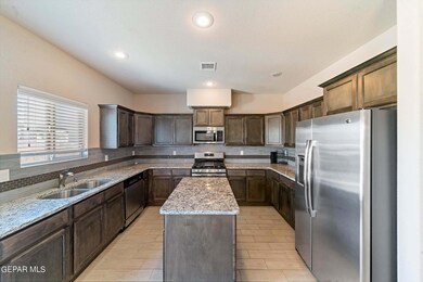 14937 Tim Hardaway Dr, El Paso, TX 79938 - photo 5