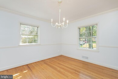 2837 Cleave Dr, Falls Church, VA 22042 - photo 6