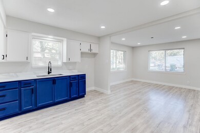 207 Betral St unit B, Houston, TX 77022 - photo 6