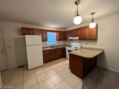 1 White St unit B, Thomasville, NC 27360 - photo 2