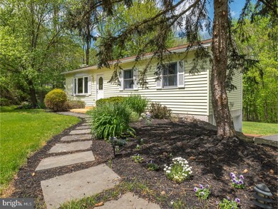 1637 Haywood Rd, Perkiomenville, PA 18074 - photo 3