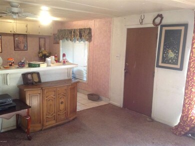 Kitchen & dining
