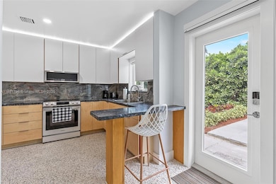 340 Bamboo Rd unit North, Riviera Beach, FL 33404 - photo 5