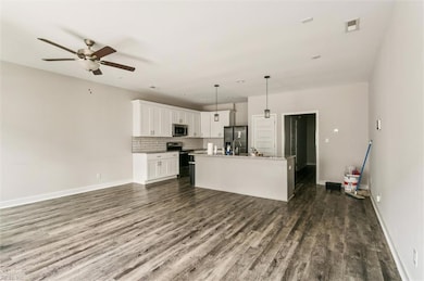 103 Daybeacon St, Yorktown, VA 23692 - photo 2