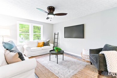 06-Living Area