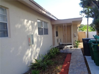 711 SW 9th St, Dania, FL 33004 - photo 2