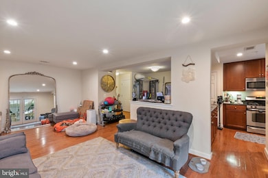 4127 S Four Mile Run Dr unit 201, Arlington, VA 22204 - photo 7