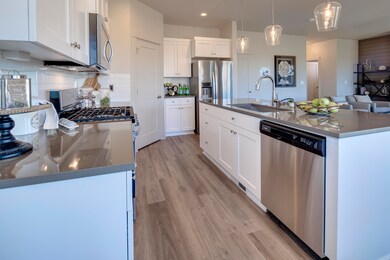 61663 SE Depot Loop, Bend, OR 97702 - photo 7