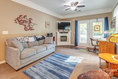 318 Appeldoorn Cir, Asheville, NC 28803 - photo 4