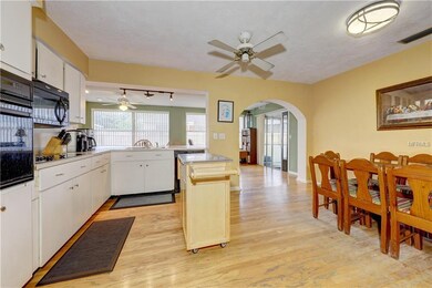 Super spacious and cheerful kitchen!