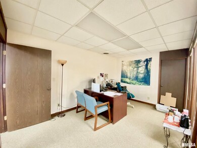 1231 Keokuk St, Lincoln, IL 62656 - photo 6