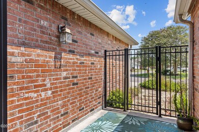 208 Kings Cove Cir, Lafayette, LA 70508 - photo 3
