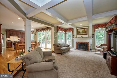 8306 Lord Fairfax Ct, Vienna, VA 22182 - photo 6