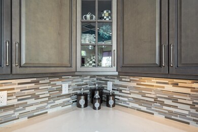 5 415 Sapphire Way SW_L (41)
