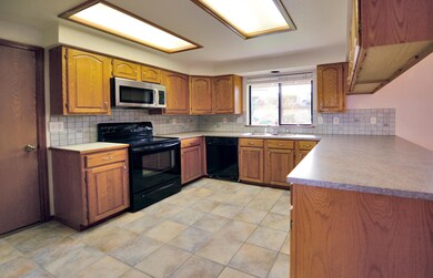 5 Nicely Updated Kitchen