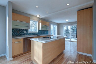 Kitchen W/Laminate Flooring