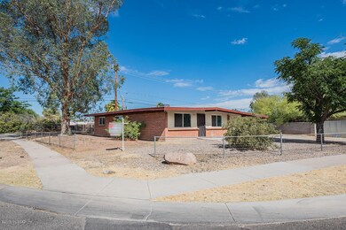 001 - 3311 N. Tuttle Ave-X2 (2)