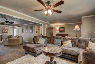 106-LivingRoom_Overview