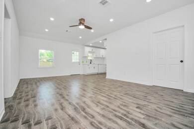 7215 S Hall St, Houston, TX 77028 - photo 3