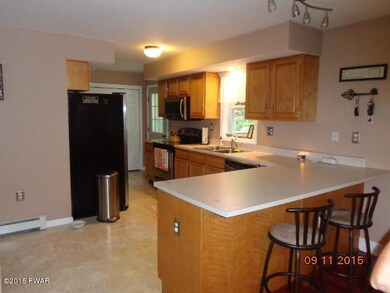 131 Buckeye Ln, Milford, PA 18337 - photo 3