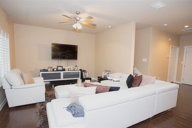 611 Longspur Ct, Laredo, TX 78045 - photo 7