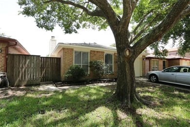 8406 Country View Dr, Houston, TX 77040 - photo 2