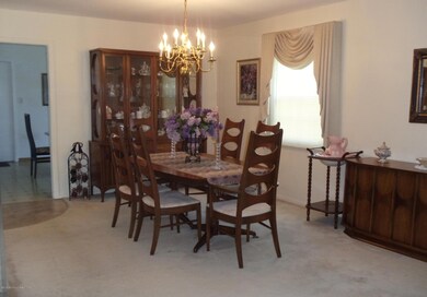 40 ARDMORE LN DINING 2